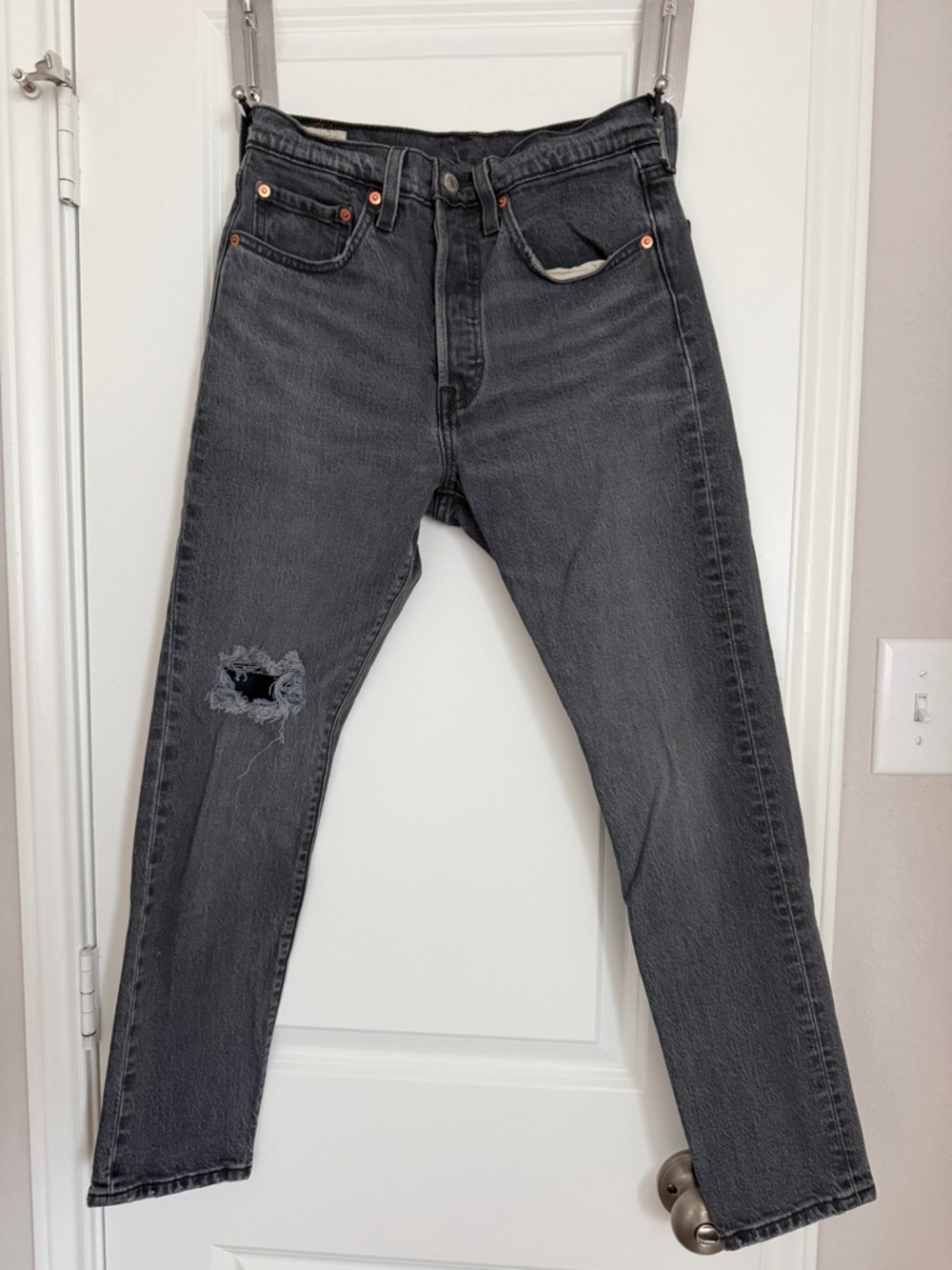 Vintage-Inspired Men's Washed Black Ripped Jeans